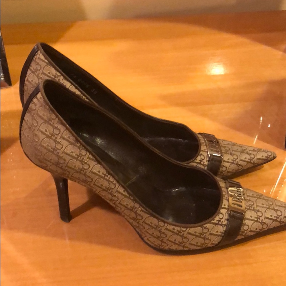 Shoes - Picture 2 of 3